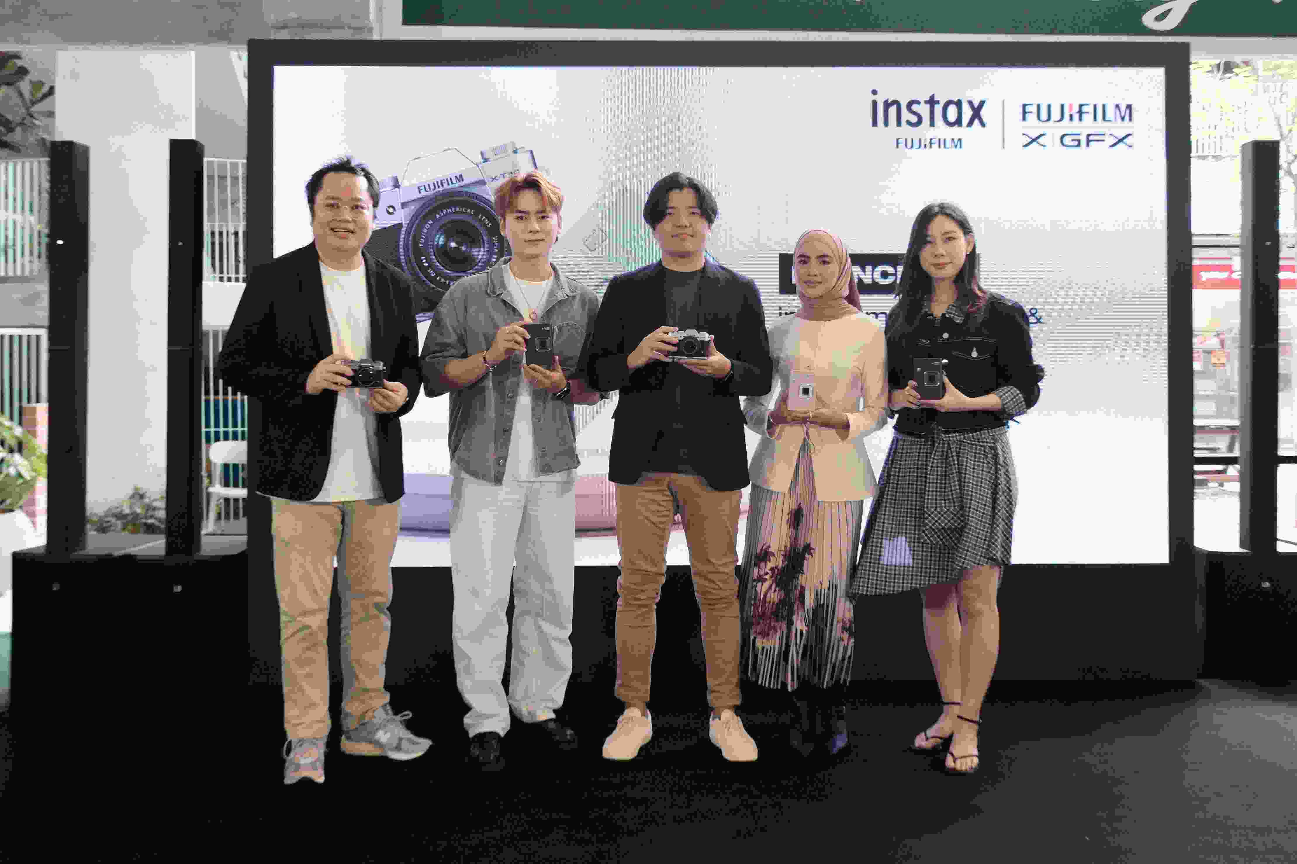 FUJIFILM Malaysia Unveils Two New Innovations: instax mini LiPlay+ and FUJIFILM X-T30III