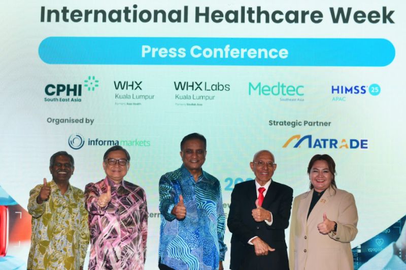 The International Healthcare Week 2025 will take place from July 16-18, 2025 at MITEC, Kuala Lumpur. From left to right, Mr Jai Shankar, Senior Director of MATRADE; Mr Abu Bakar Yusof, Deputy CEO (Export Acceleration) of MATRADE; YB Dato’ Seri Reezal Merican Naina Merican, Chairman of MATRADE; YBhg. Tan Sri Dato’ Sri Dr. Hj. Mohd Nasir Mohd Ashraf, Organising Chairman, Informa Markets Malaysia; Ms. Rungphech Chitanuwat, Regional Portfolio Director – ASEAN, Informa Markets.
