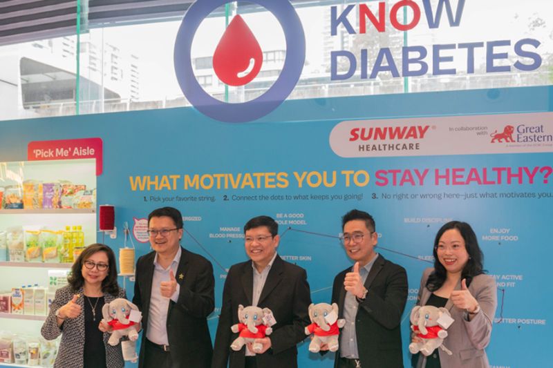 Launching of the KNOW Diabetes campaign at Sunway Medical Centre, Sweet Deception Booth.  From Left to Right: Lynette Lim (Group Director, Brand Marketing &amp; Communications, Sunway Healthcare Group), Dr Seow Vei Ken (Chief Executive Officer, Sunway Medical Centre), Dr. Khoo Chow Huat (Managing Director, Hospital &amp; Healthcare Operations, Sunway Healthcare Group), Koh Ken Yong (Chief Agency Distribution Officer, Great Eastern Life Malaysia) and Yvonne Gan Pek Yi (Head of Healthcare Services, Great Eastern Life Malaysia). 
