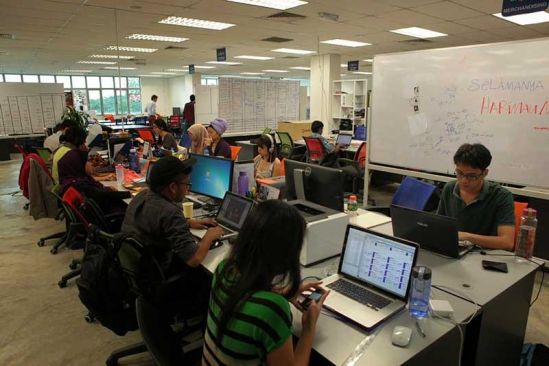 Malaysians Prefer to Work with An Older Manager