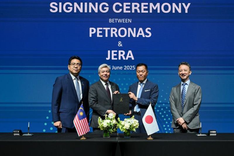 The Memorandum of Understanding (MoU) between PETRONAS and JERA was signed during Energy Asia 2025 by Datuk Adif Zulkifli, Executive Vice President and Chief Executive Officer of Gas &amp; Maritime Business, PETRONAS (second-left) and Mr. Ryosuke Tsugaru, Senior Managing Executive Officer and Chief Low Carbon Officer, JERA (second-right). The signing was witnessed by PETRONAS President and Group Chief Executive Officer, Tan Sri Tengku Muhammad Taufik (left) and JERA Global Chief Executive Officer and Chair, Mr. Yukio Kani (right)
