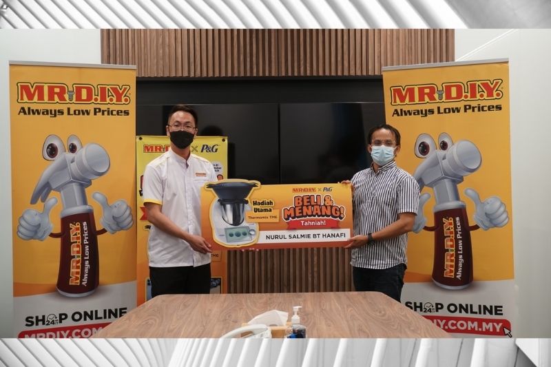 Sales assistant wins Thermomix  in ‘MR D.I.Y x P&amp;G Beli &amp; Menang’ contest